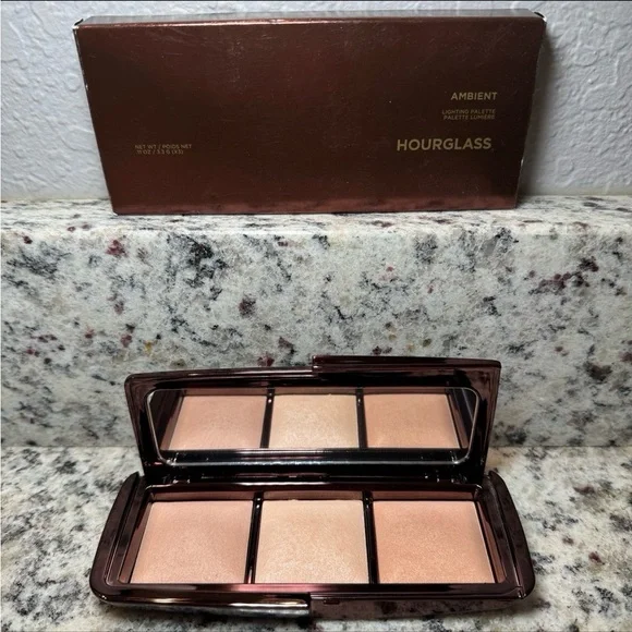 Hourglass Ambient Lighting Palette - Picture 3 of 5